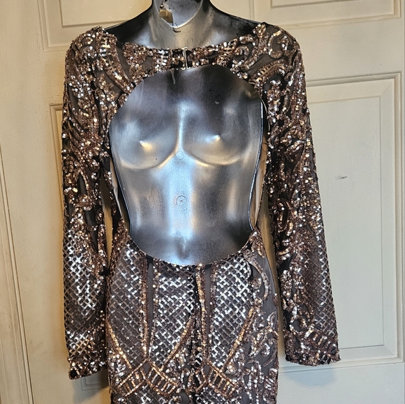 Heading to the party midi dress - Picture 13 of 14